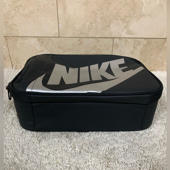 Nike Futura Coated Fuel Pack Lunch Bag - Picture 7 of 7